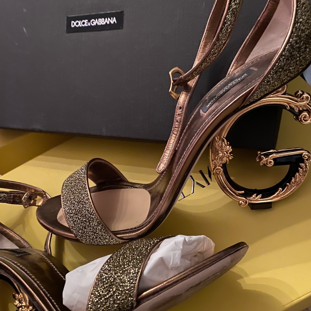 Dolce and gabbana sandals